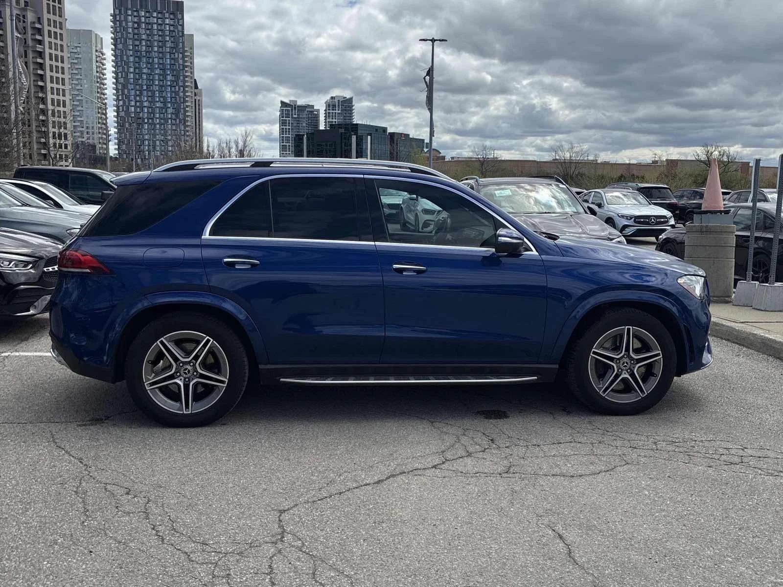 Mercedes-Benz GLE 450 AMG Burmester* Обдухване* 360* 2ключа, снимка 4 - Автомобили и джипове - 54374607
