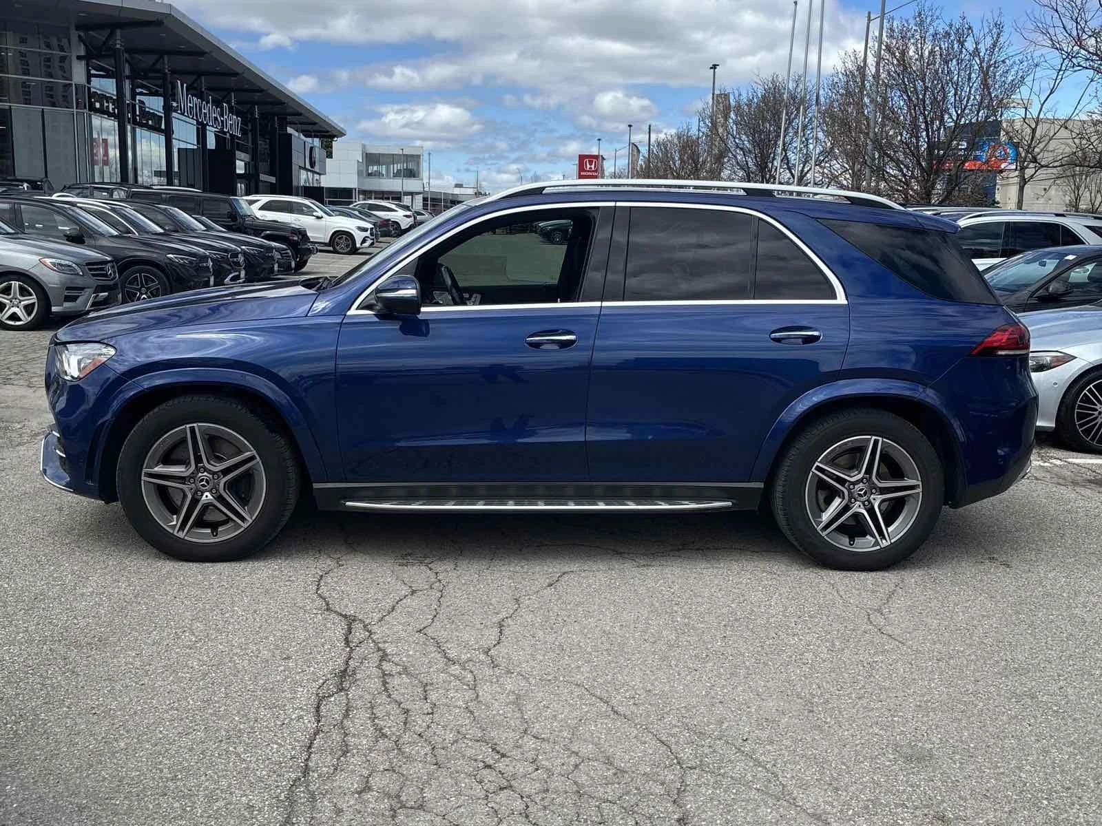 Mercedes-Benz GLE 450 AMG Burmester* Обдухване* 360* 2ключа, снимка 3 - Автомобили и джипове - 54374607