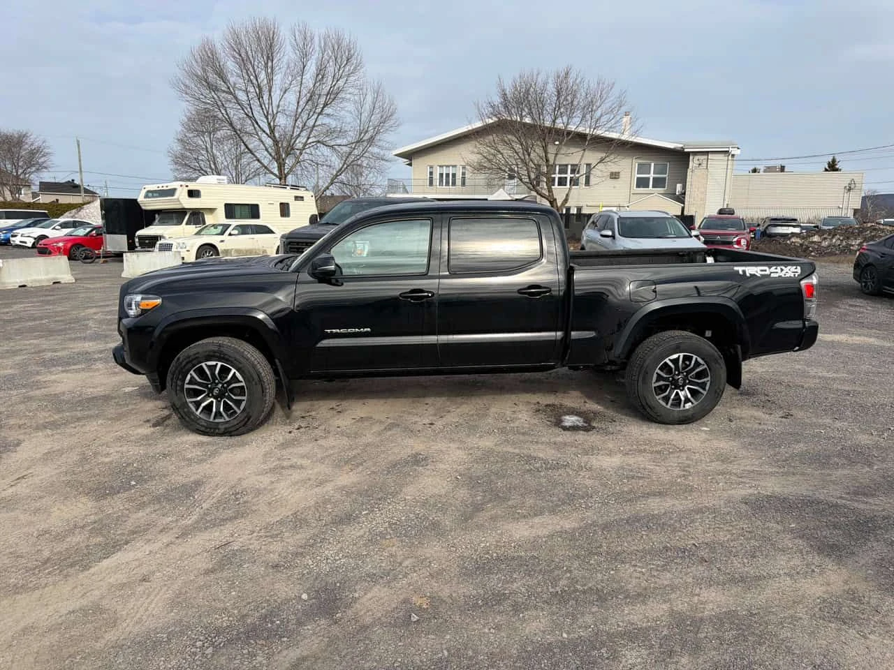 Toyota Tacoma * 4x4 Double Cab Auto* 2 КЛЮЧА* ПОДГРЕВ* KEYLESS* , снимка 2 - Автомобили и джипове - 54378859