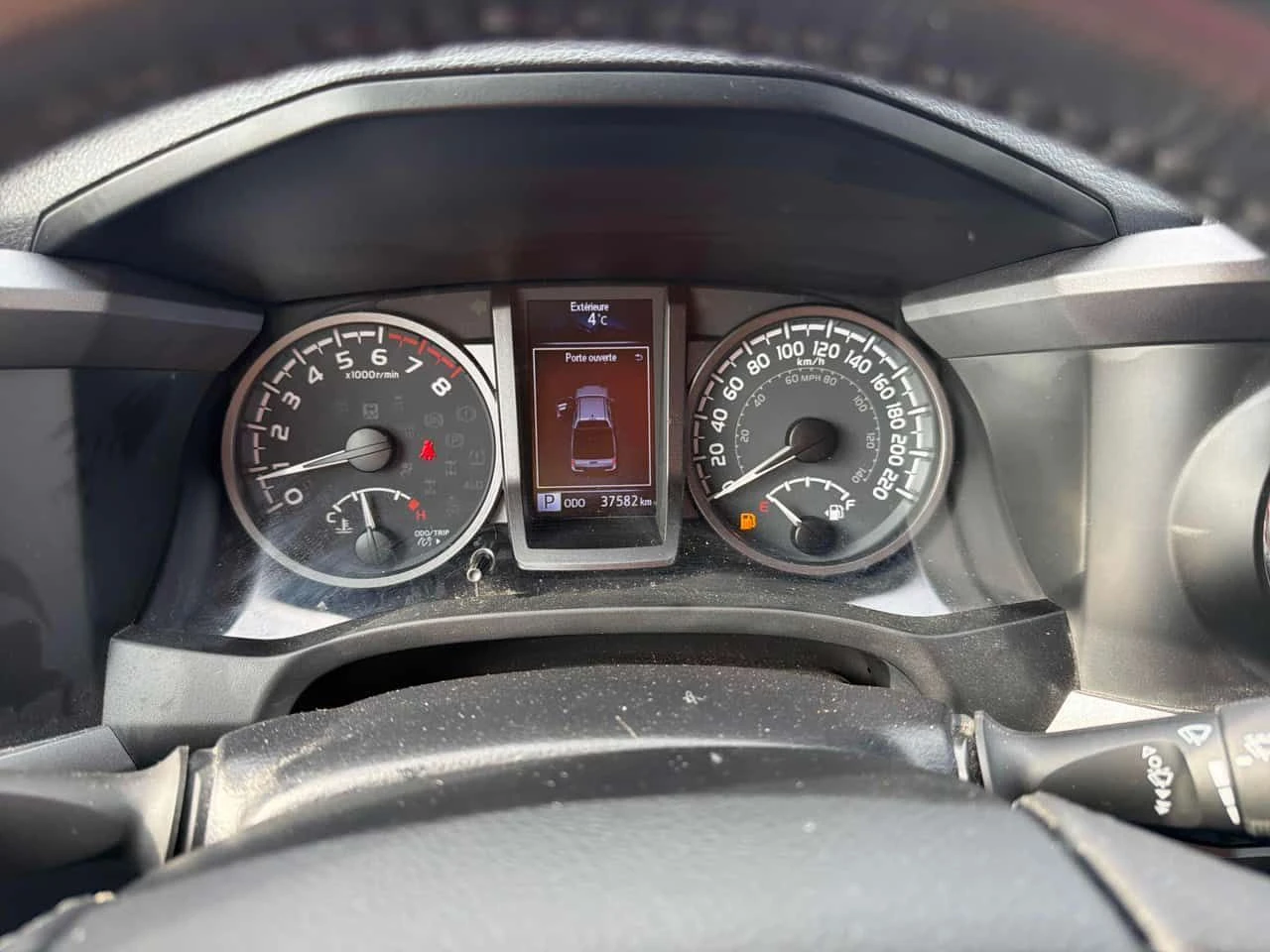 Toyota Tacoma * 4x4 Double Cab Auto* 2 КЛЮЧА* ПОДГРЕВ* KEYLESS* , снимка 8 - Автомобили и джипове - 54378859
