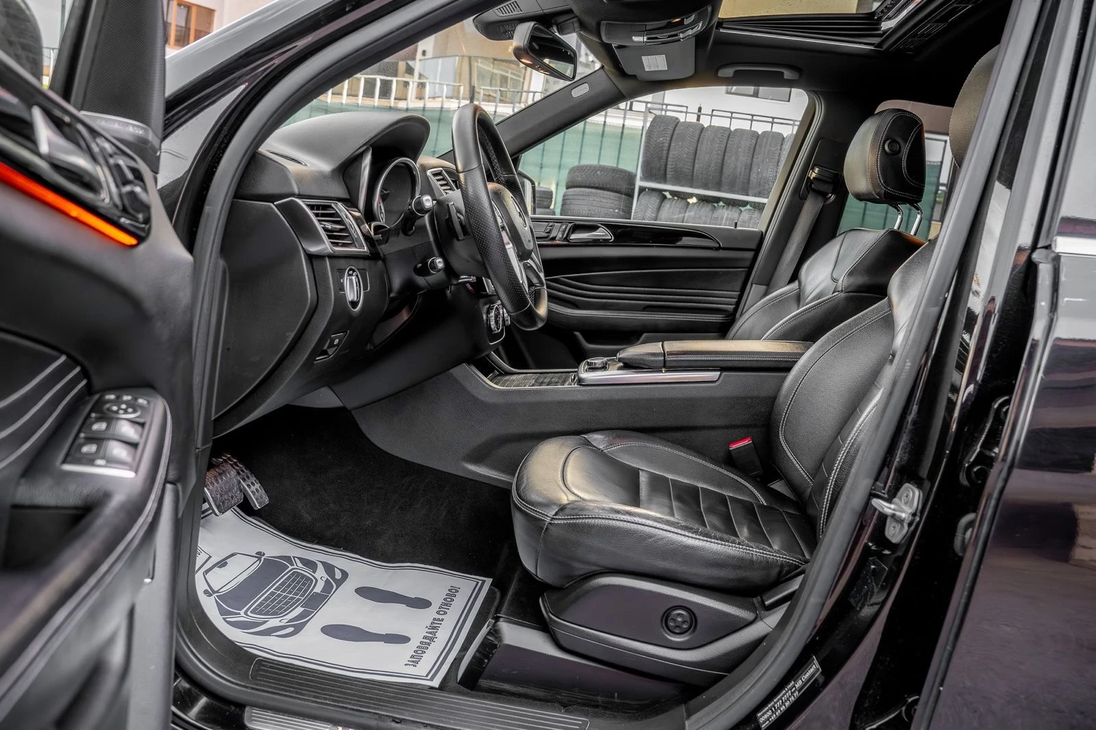 Mercedes-Benz ML 350 BlueTEC-AMG-HARMAN/KARDON-AMBIENT-ПОДГРЕВ-КАМЕРА, снимка 14 - Автомобили и джипове - 55137552