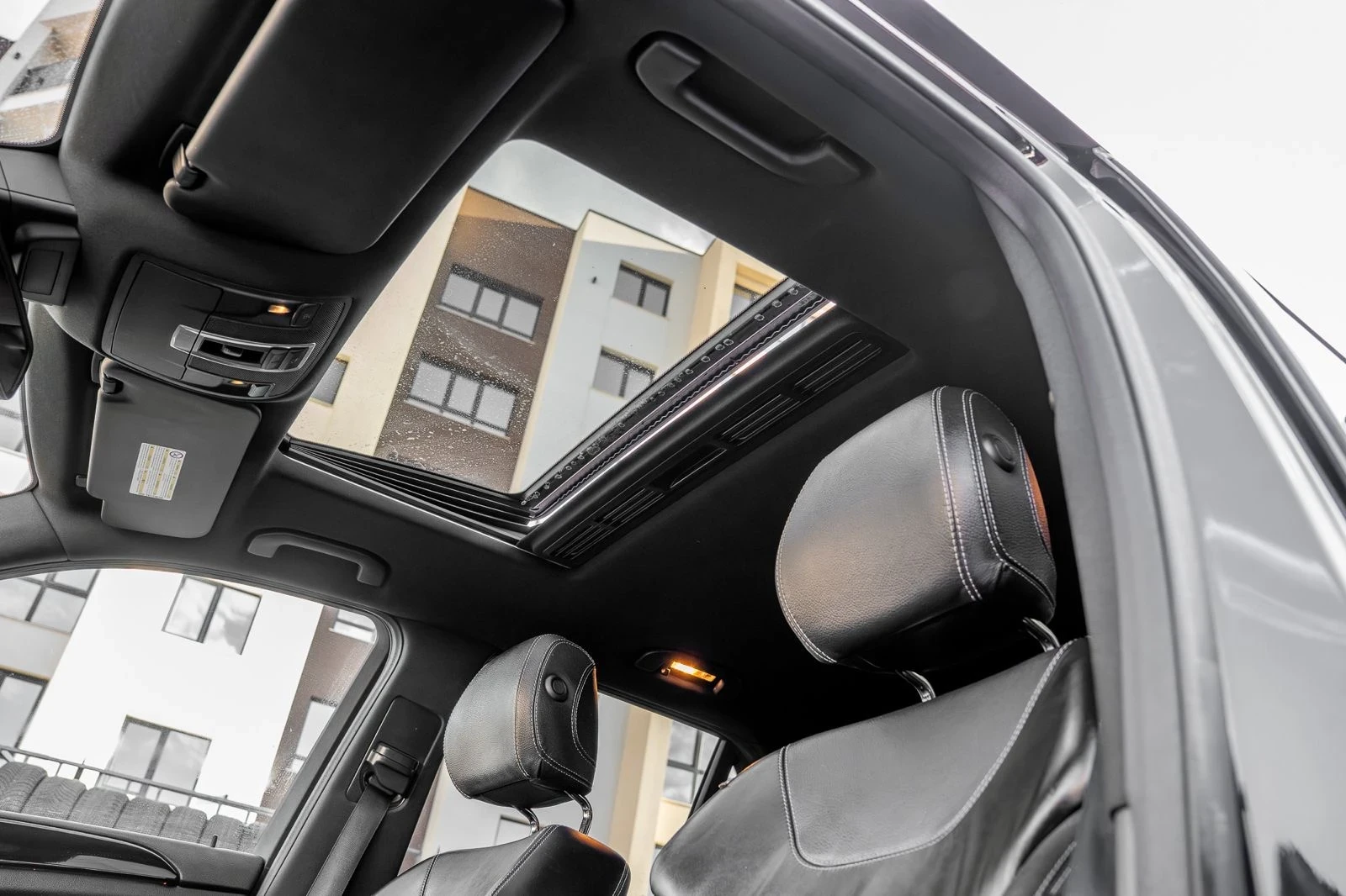 Mercedes-Benz ML 350 BlueTEC-AMG-HARMAN/KARDON-AMBIENT-ПОДГРЕВ-КАМЕРА, снимка 8 - Автомобили и джипове - 55137552