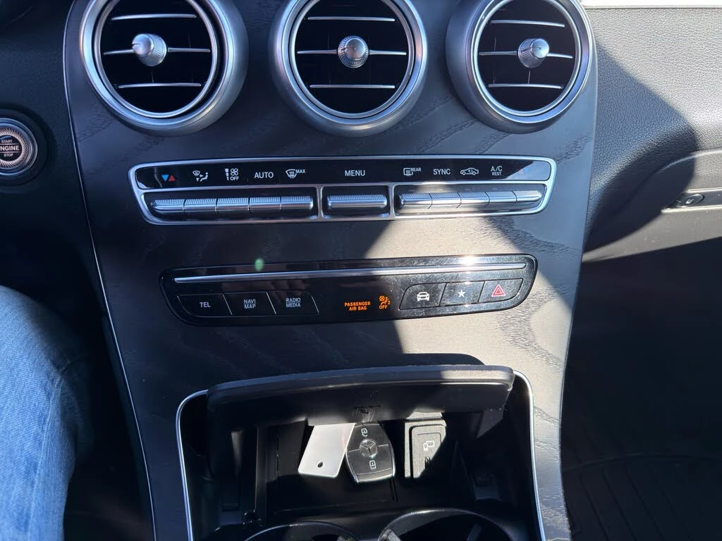 Mercedes-Benz GLC 300 4MATIC AMG PKG| BURMESTER| ПАНО| KEYLESS| ПОДГРЕВ, снимка 14 - Автомобили и джипове - 55434448