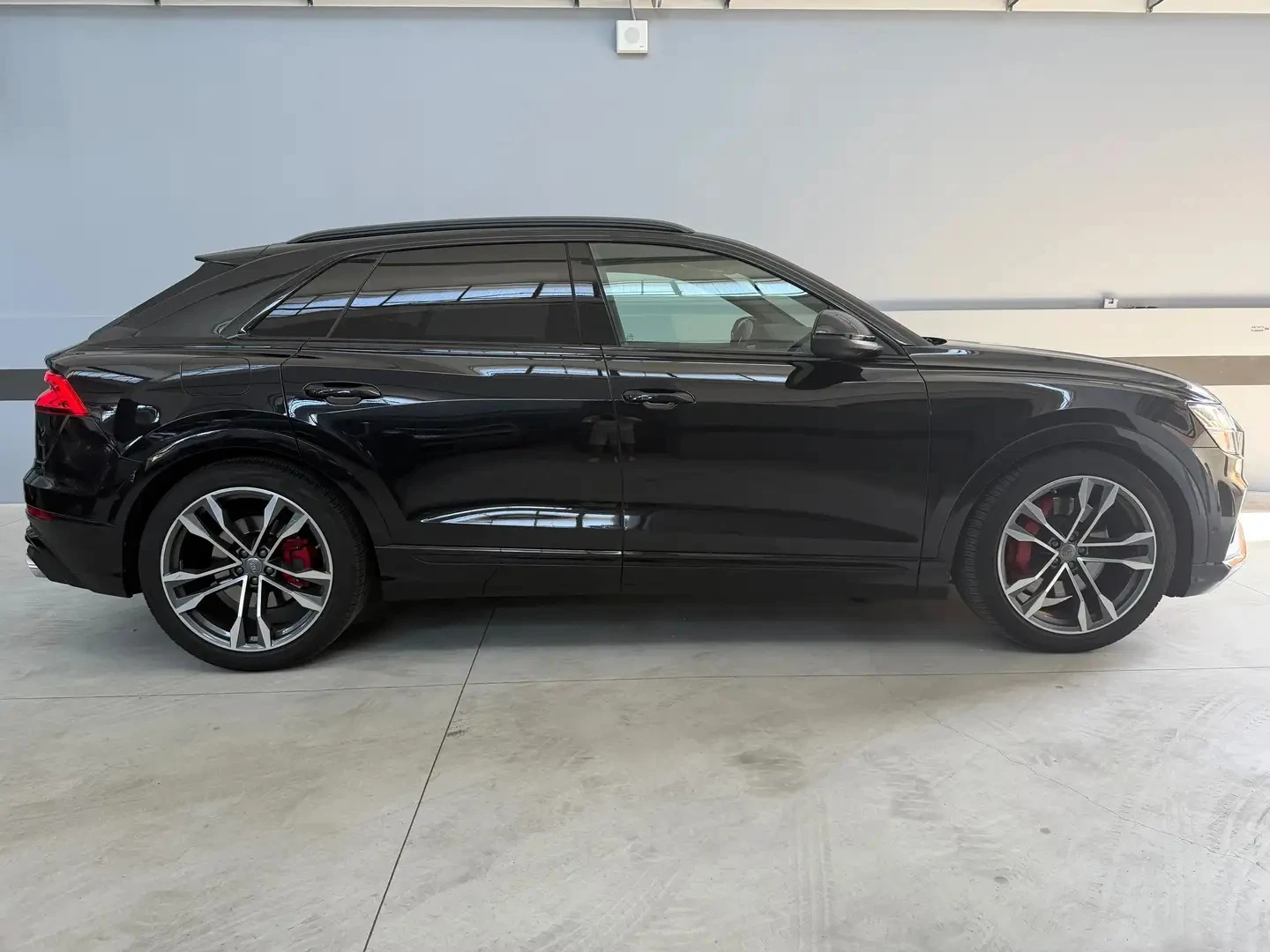 Audi SQ8 4.0 TDI V8 Quattro, снимка 3 - Автомобили и джипове - 55988153