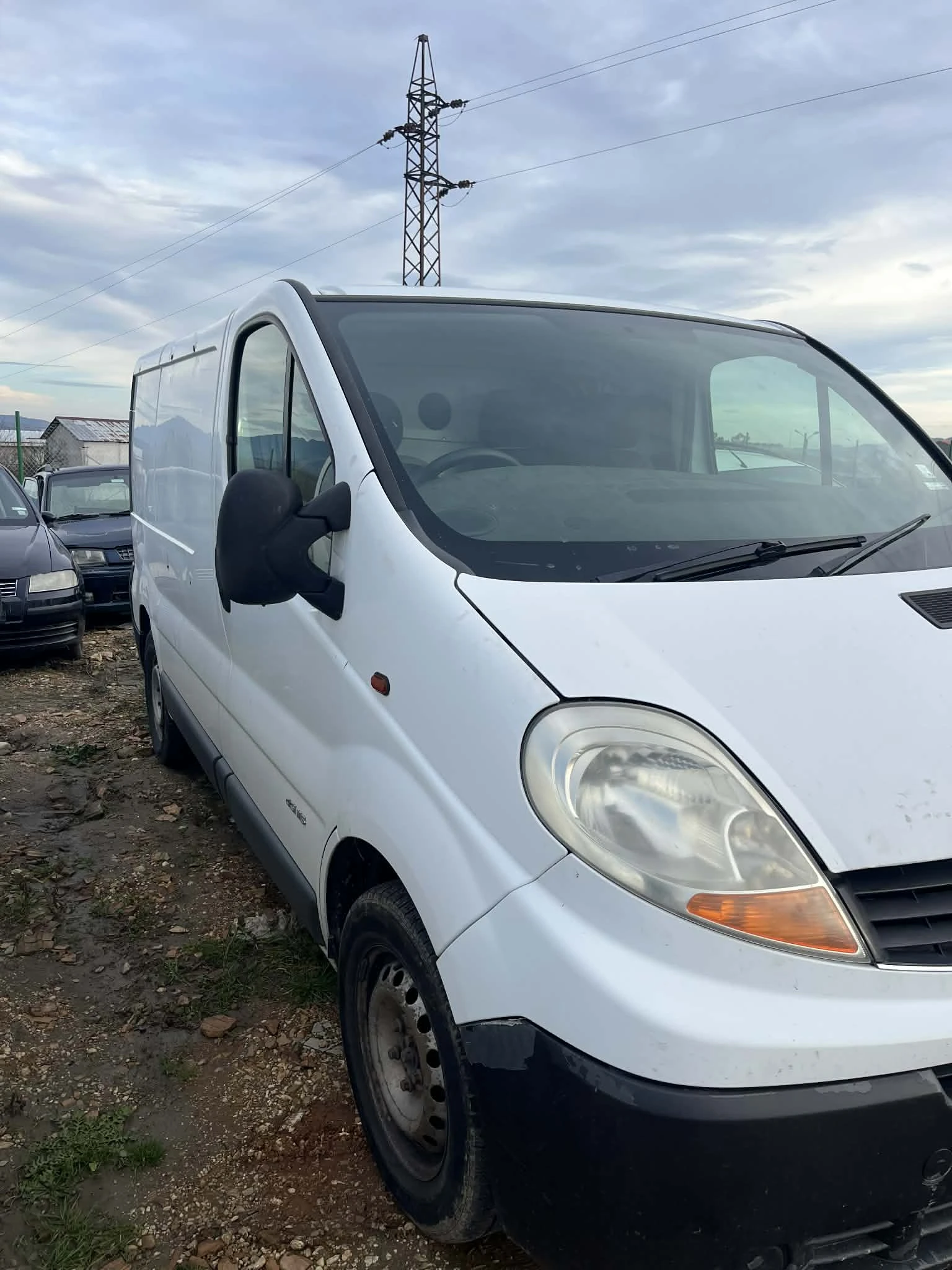 Renault Trafic 2.0 - изображение 3