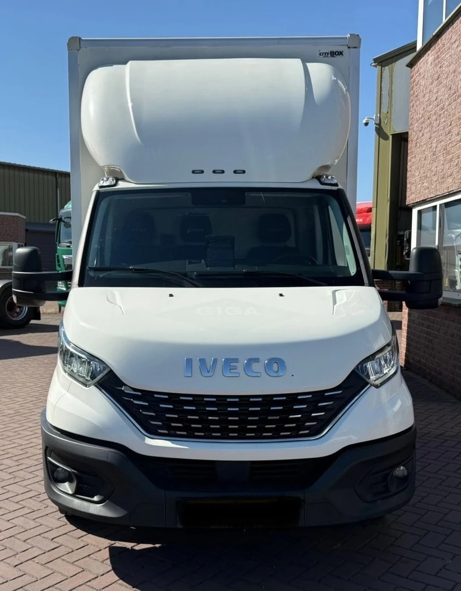 Iveco 35c18 3.0* HI-MATIC* БОРД* 4.45м* ВЪЗГЛАВНИЦИ* LED* 3.5т, снимка 3 - Бусове и автобуси - 55684012