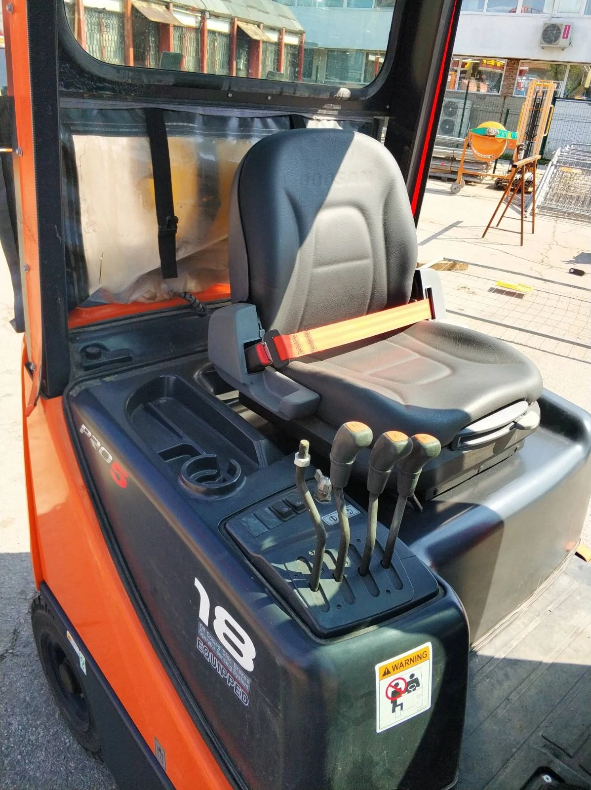  DOOSAN  | Mobile.bg   3