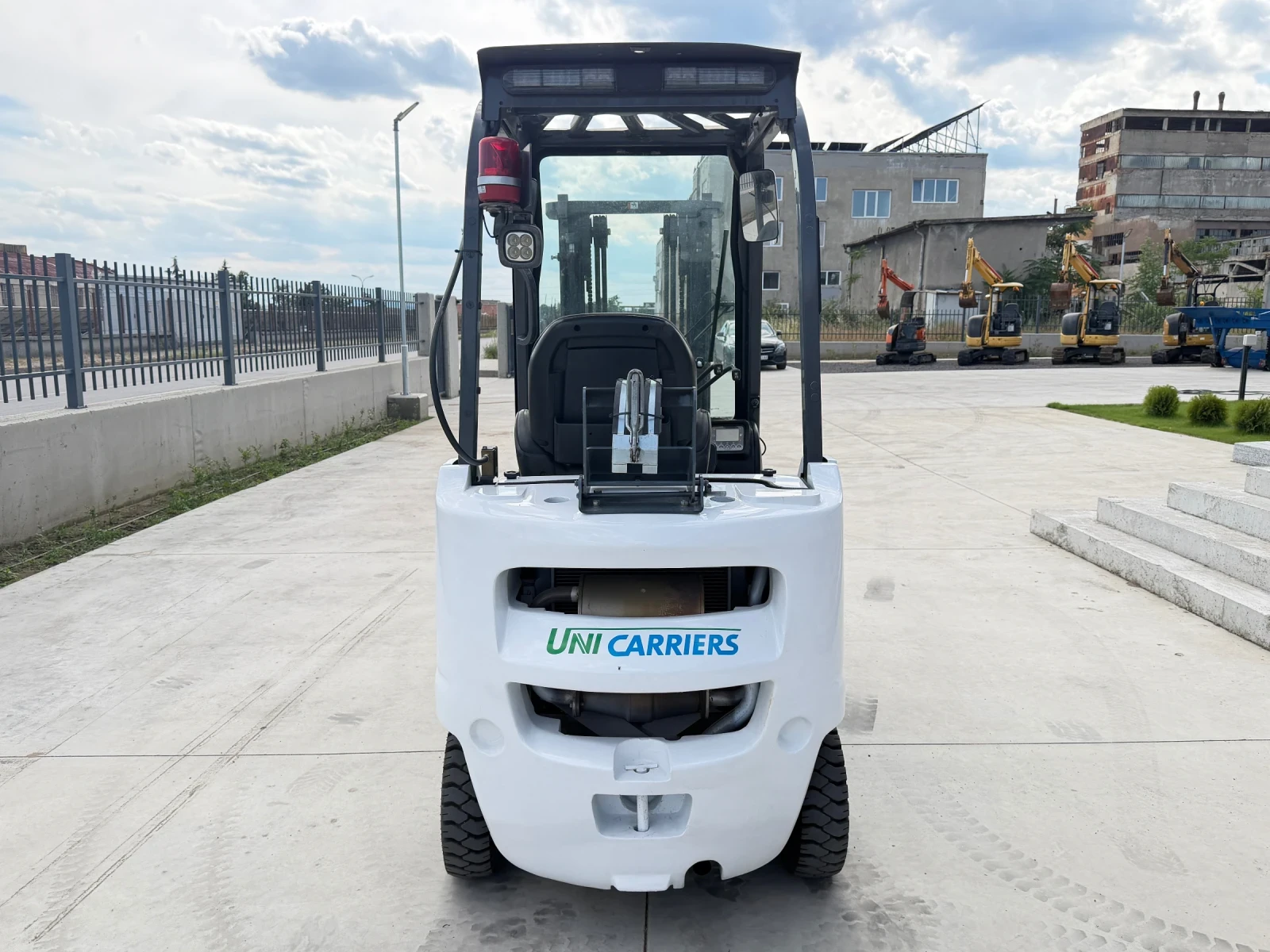 ������� UniCarriers ���������� / ������� / ���-������ / ����� ������ | Mobile.bg � ����������� 4
