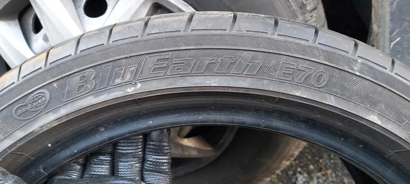 Гуми Летни 215/45R17, снимка 5 - Гуми и джанти - 31152199