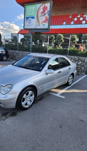 Mercedes-Benz 220, снимка 6