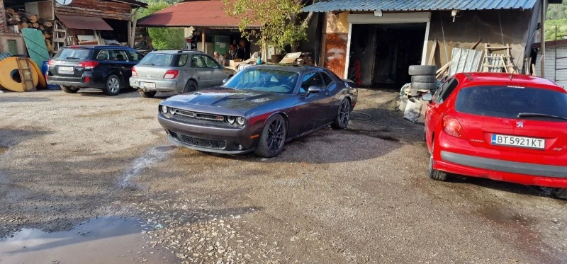 Dodge Challenger 5.7, снимка 2 - Автомобили и джипове - 47228697