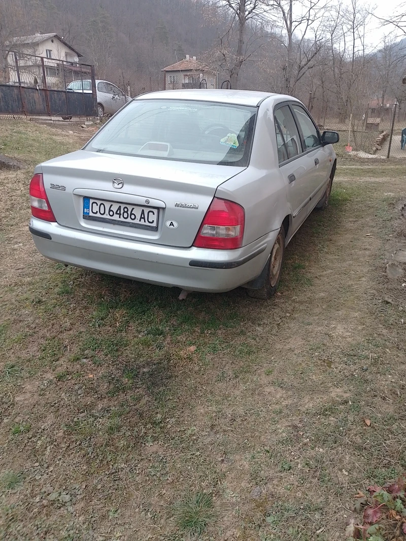 Mazda 323, снимка 4 - Автомобили и джипове - 49335437