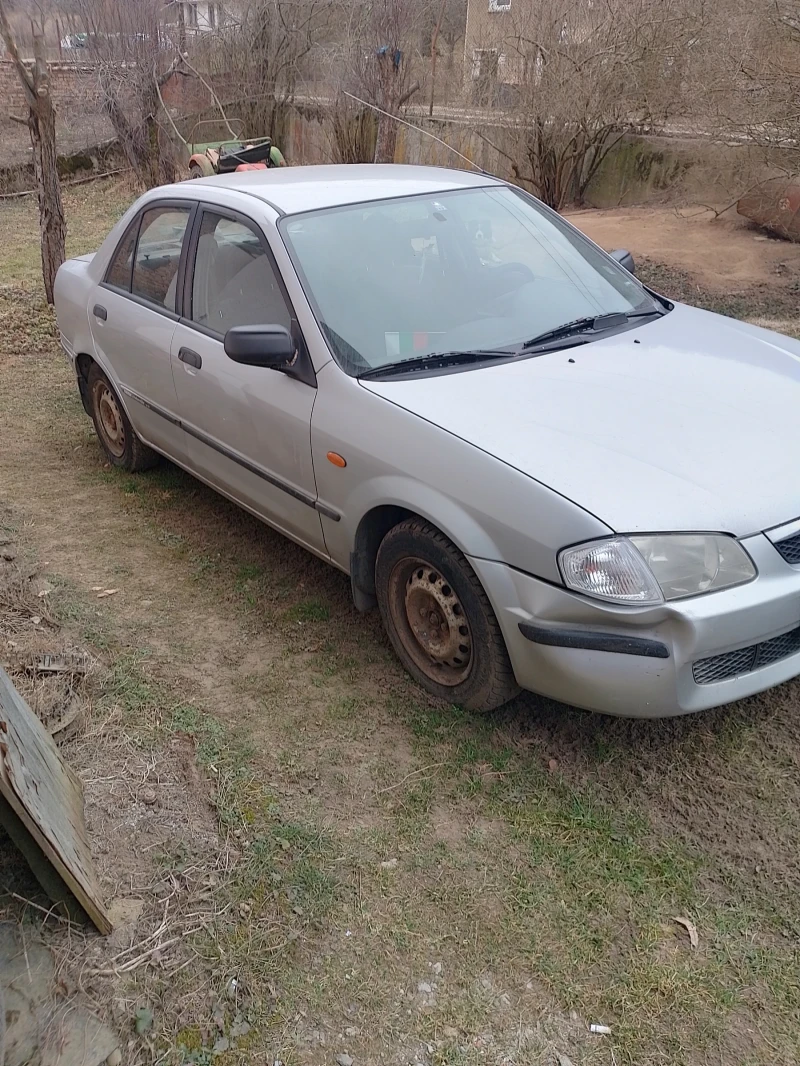 Mazda 323, снимка 2 - Автомобили и джипове - 49335437