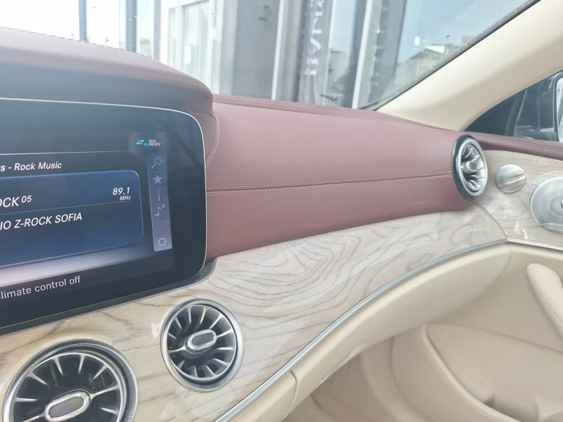 Mercedes-Benz E 200 Cabrio, снимка 9 - Автомобили и джипове - 51048145