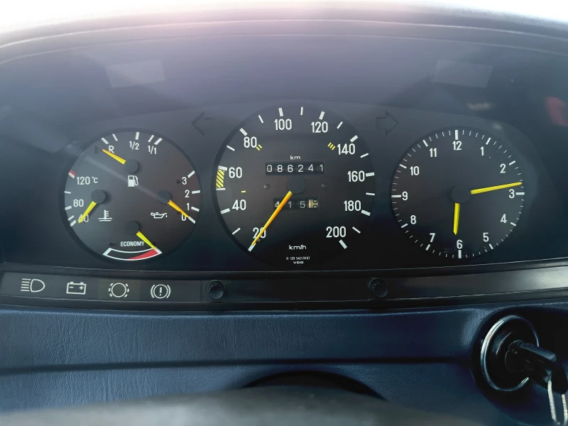 Mercedes-Benz 123 Sedan , снимка 7 - Автомобили и джипове - 52473346