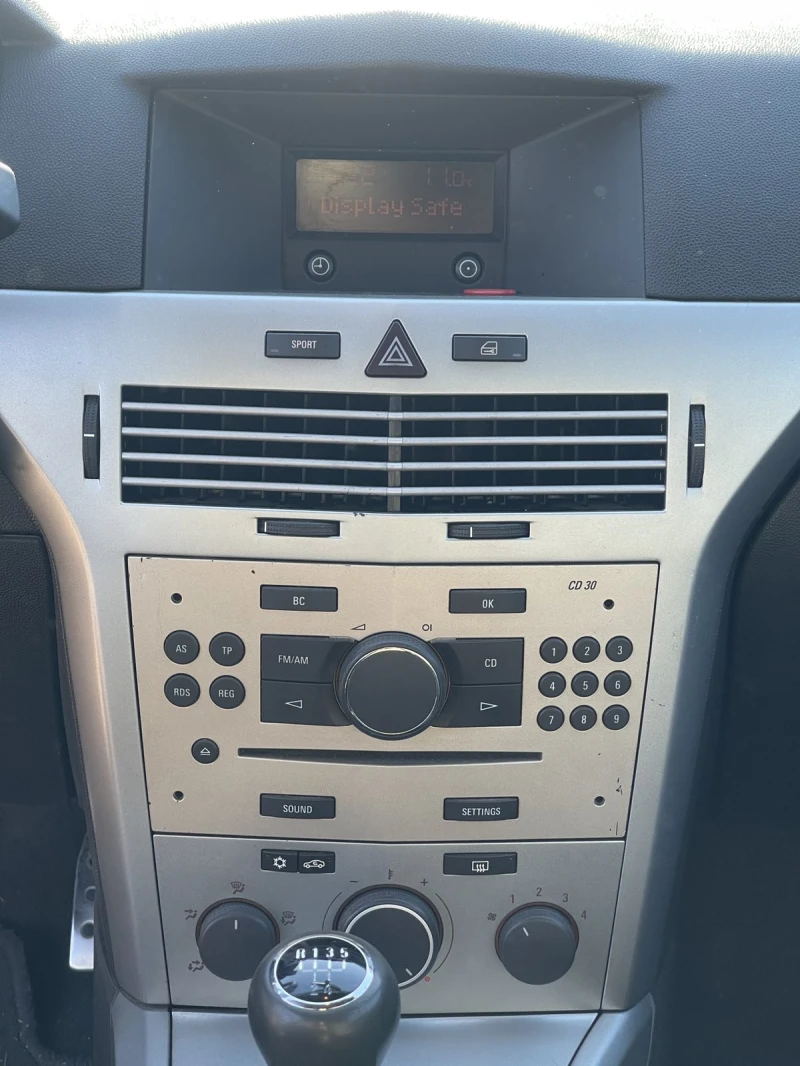 Opel Astra H GTC 1.8, снимка 8 - Автомобили и джипове - 53029445