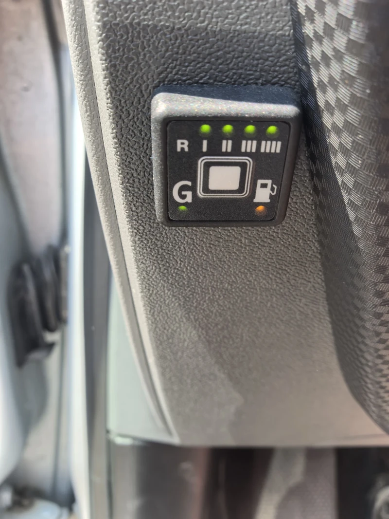 Seat Altea 1.6MPI-LPG, снимка 13 - Автомобили и джипове - 52814386