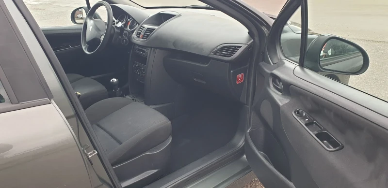 Peugeot 207 1.4i/75k.c., снимка 9 - Автомобили и джипове - 53321790