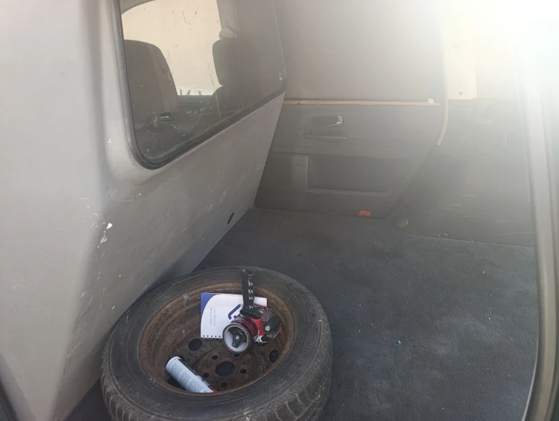 VW Sharan 1.9 TDI, снимка 8 - Автомобили и джипове - 53400233