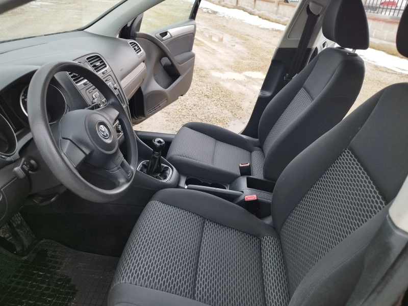 VW Golf 1.6 tdi 105 kc., снимка 11 - Автомобили и джипове - 53593318
