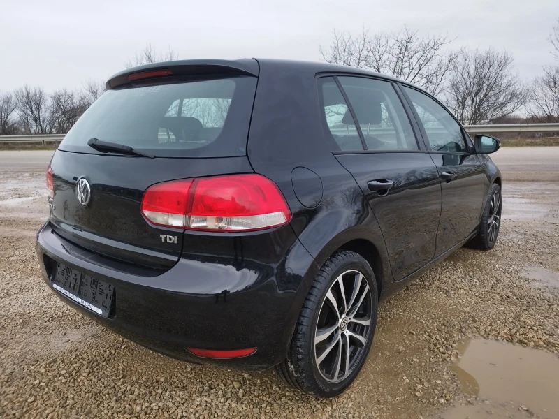 VW Golf 1.6 tdi 105 kc., снимка 5 - Автомобили и джипове - 53593318