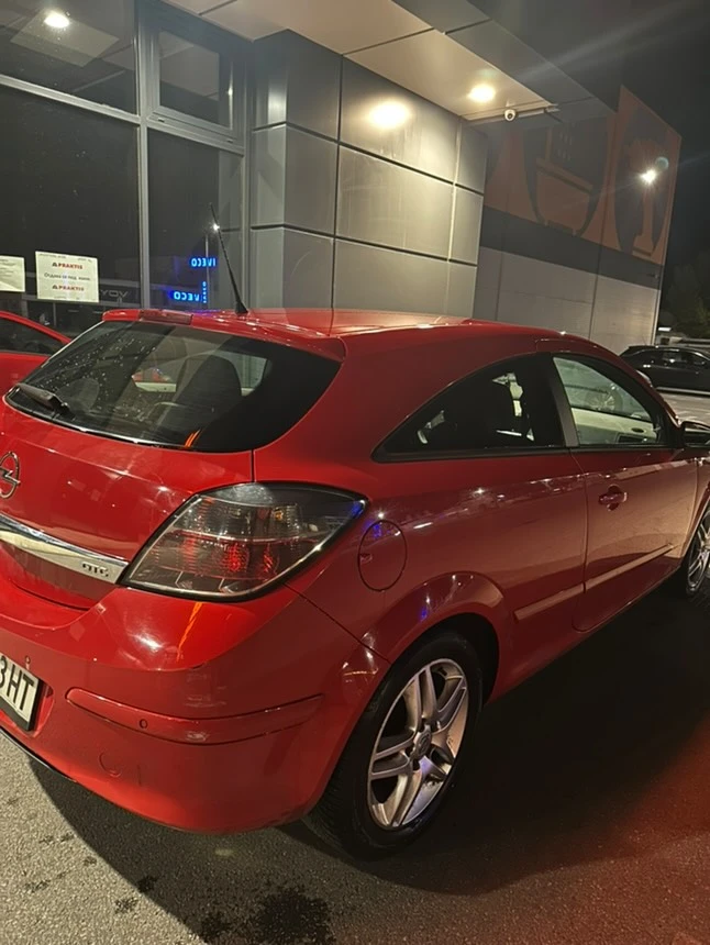 Opel Astra H GTC 1.8 - изображение 2