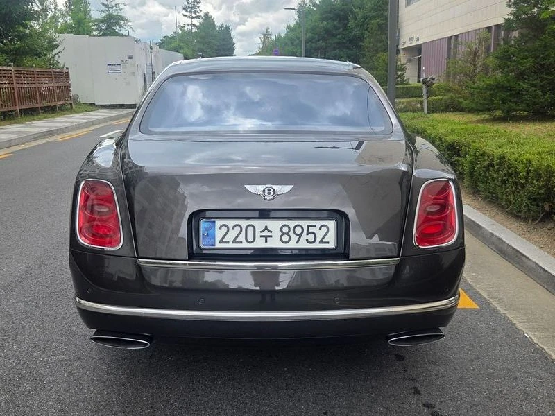 Bentley Mulsanne Дистроник, Обдухване, Масаж, 360, Пано, Асистенти, снимка 2 - Автомобили и джипове - 55727944