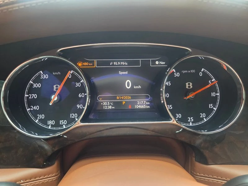 Bentley Mulsanne Дистроник, Обдухване, Масаж, 360, Пано, Асистенти, снимка 11 - Автомобили и джипове - 55727944