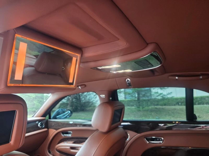 Bentley Mulsanne Дистроник, Обдухване, Масаж, 360, Пано, Асистенти, снимка 14 - Автомобили и джипове - 55727944