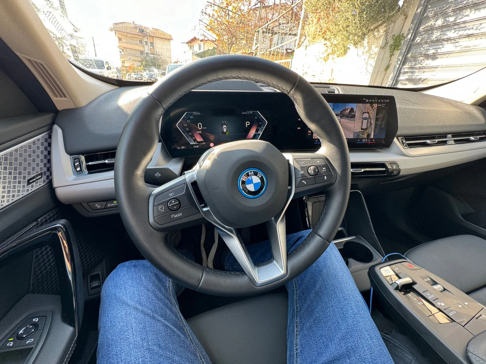 BMW iX1 xDrive30 - изображение 6