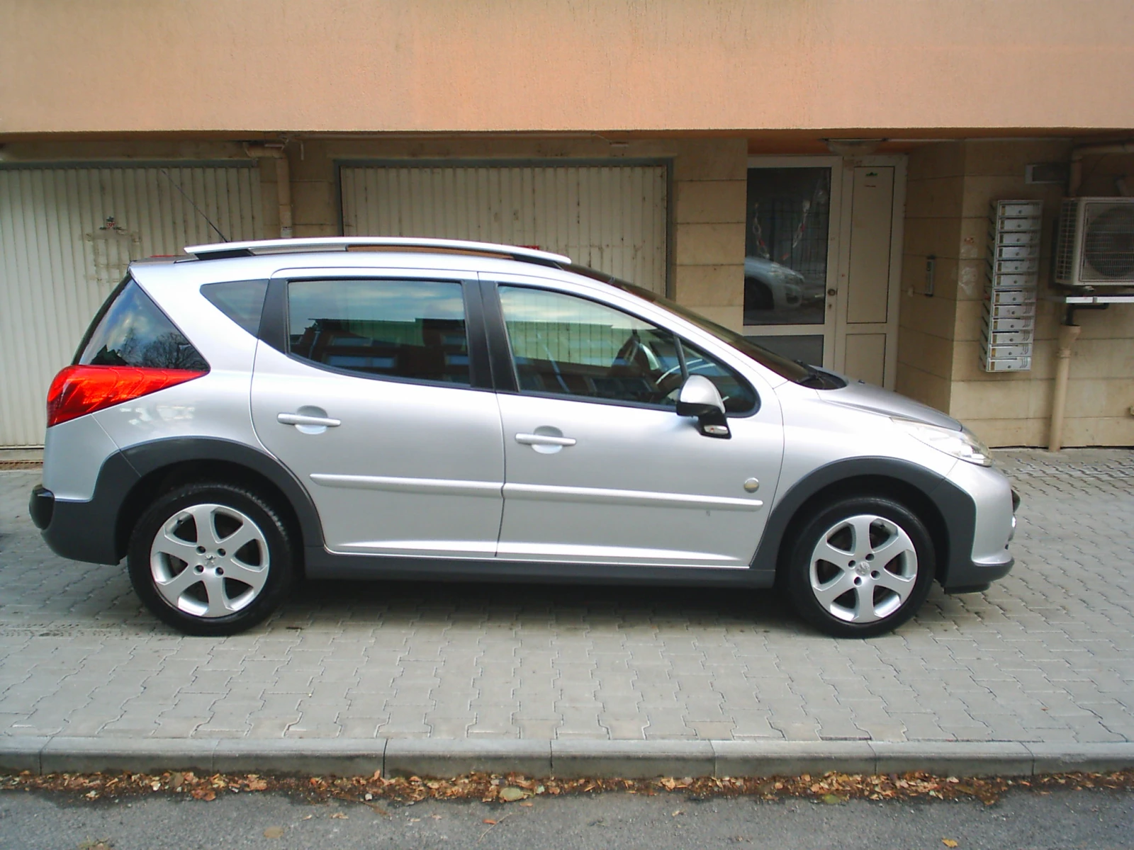 Peugeot 207 1.6 16V Outdoor - изображение 3