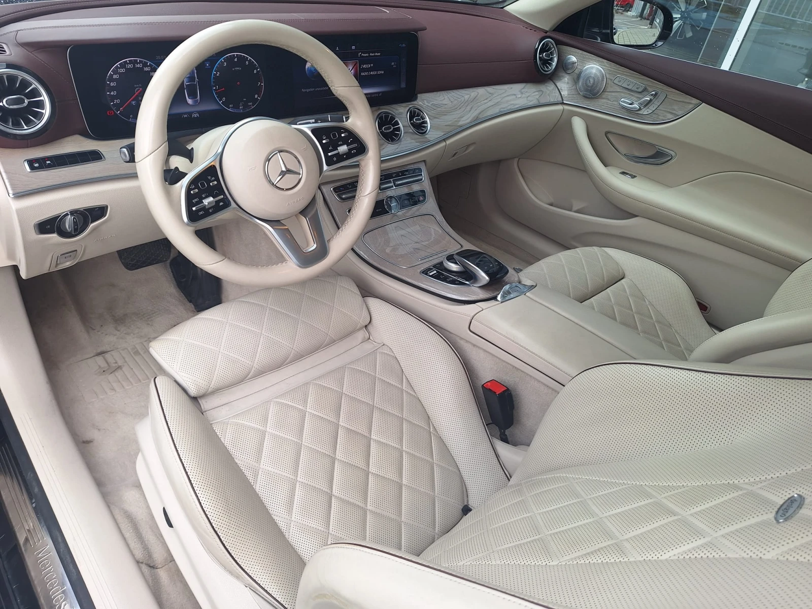 Mercedes-Benz E 200 Cabrio - изображение 8