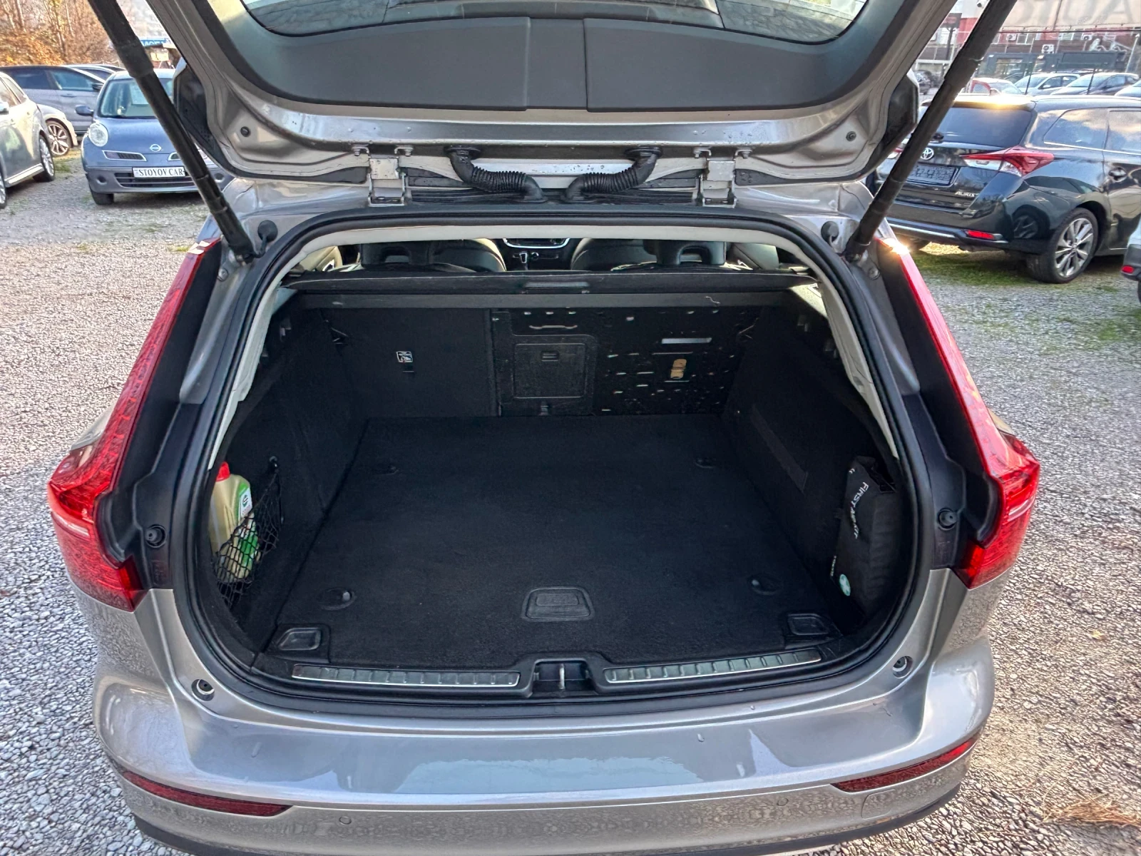 Volvo V60 2.0 D3 - изображение 6