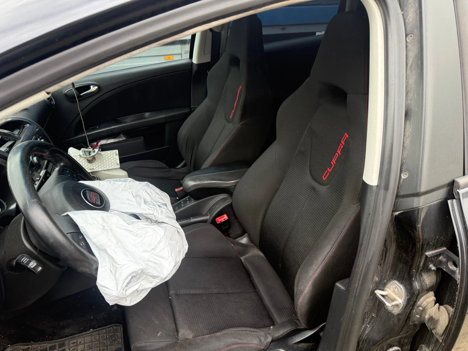 Seat Leon 2.0 - изображение 9