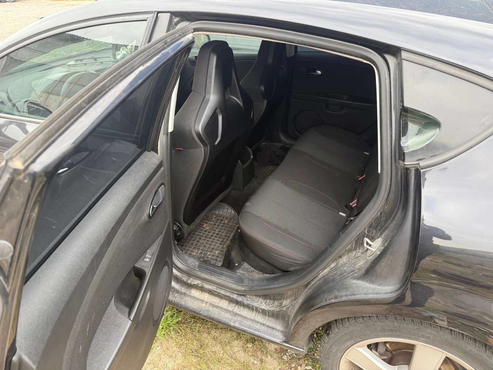 Seat Leon 2.0 - изображение 8