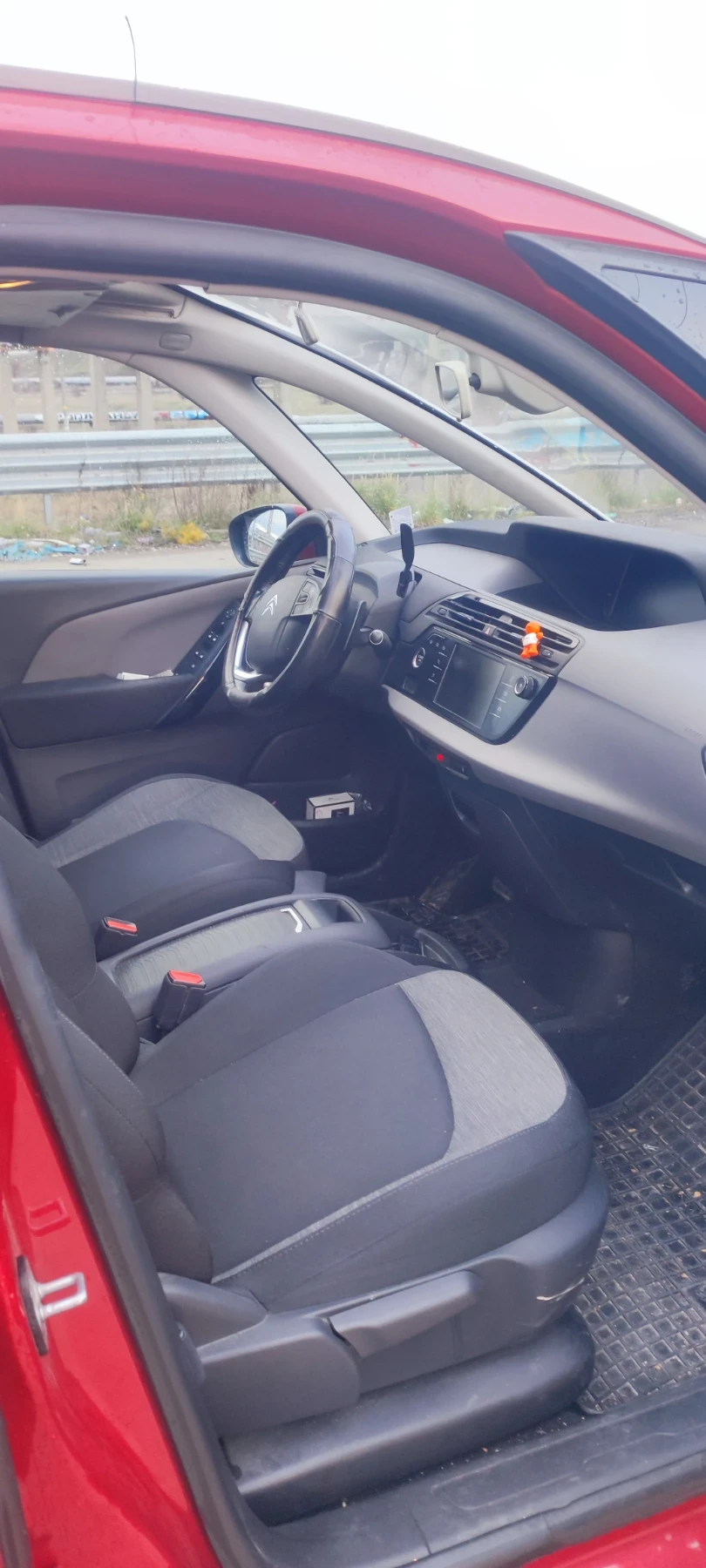 Citroen Grand C4 Picasso 2.0 BlueHdi; 7 места  - изображение 9