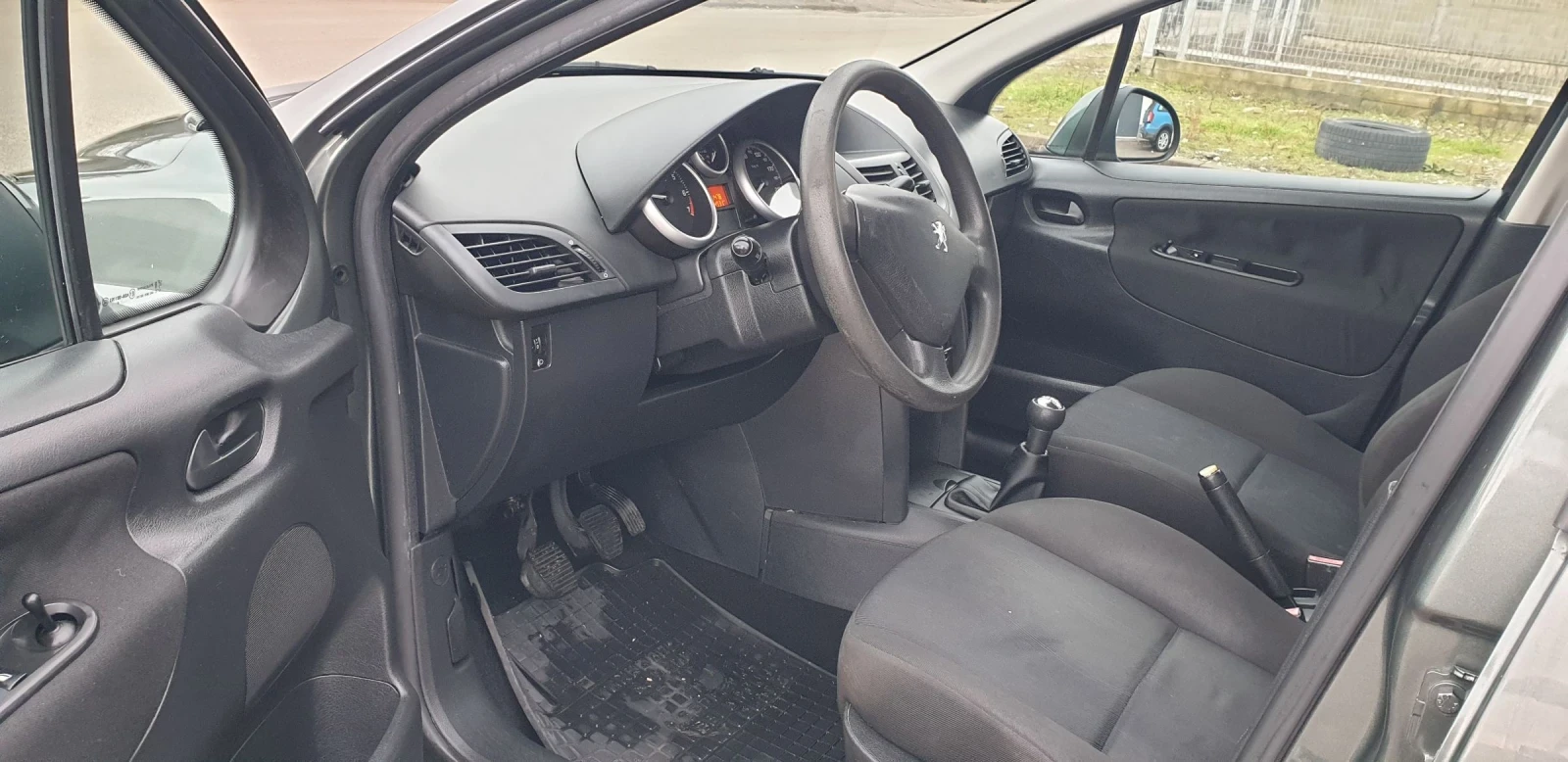 Peugeot 207 1.4i/75k.c. - изображение 7