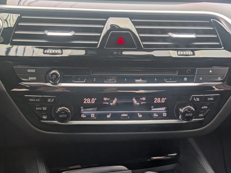 BMW 530 M-Package* CLEAN CARFAX * ����������* (���� �� ��) | Mobile.bg � ����������� 14