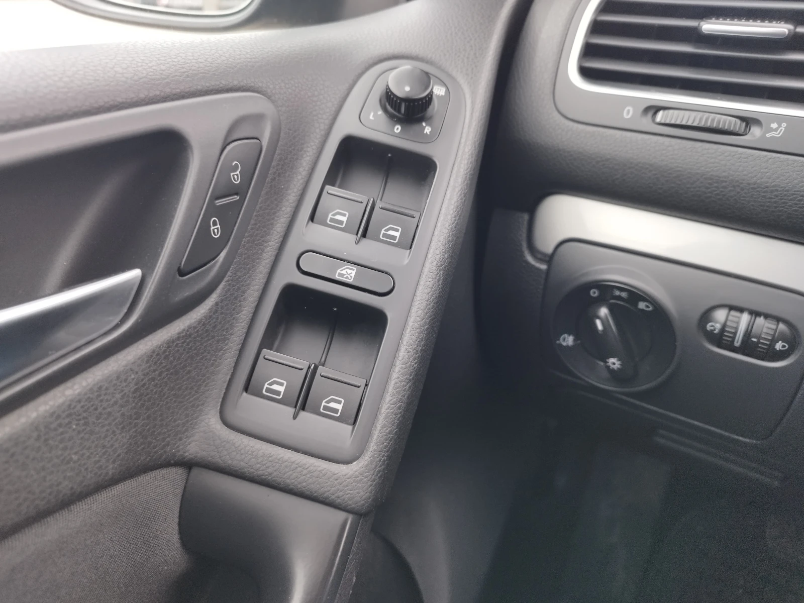 VW Golf 1.6 tdi 105 kc. | Mobile.bg � ����������� 15