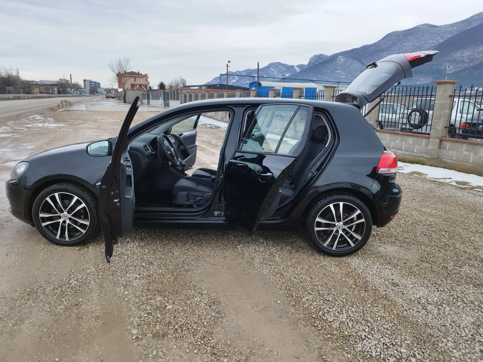 VW Golf 1.6 tdi 105 kc. - изображение 9