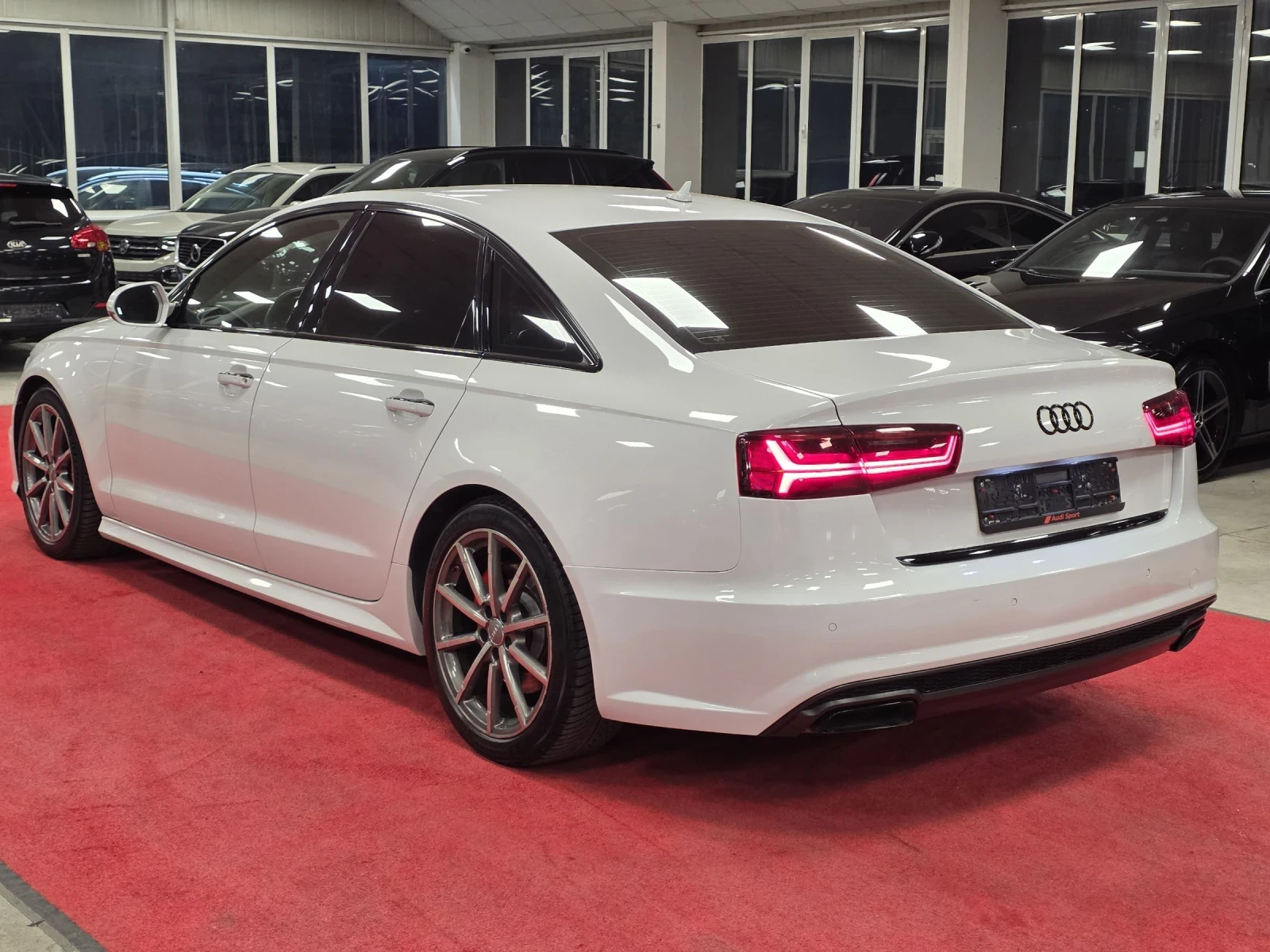 Audi A6 3.0 TDI | Quattro | S-line x 2 | Сменени вериги, снимка 4 - Автомобили и джипове - 53752861