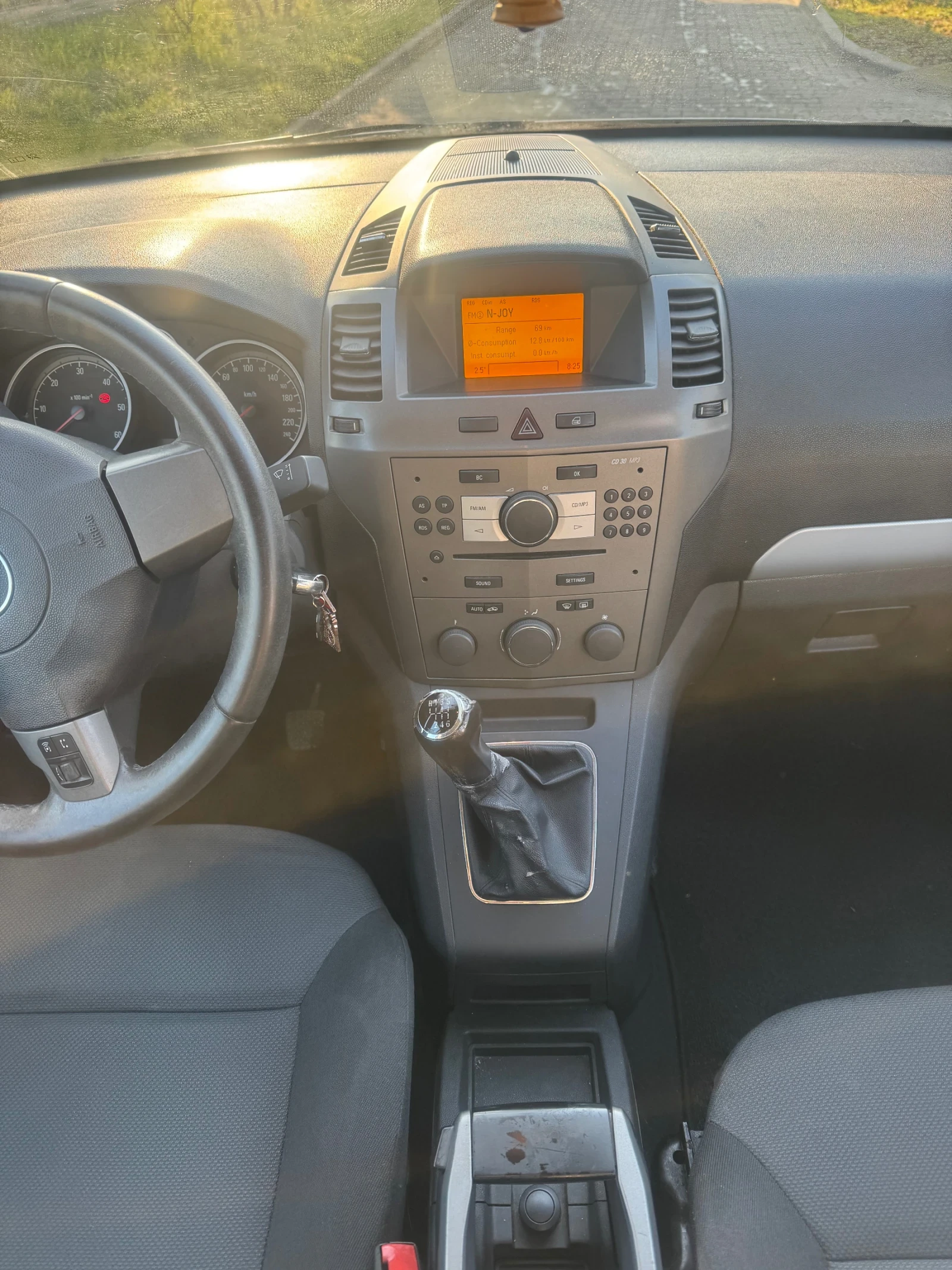 Opel Zafira, снимка 8 - Автомобили и джипове - 53843451