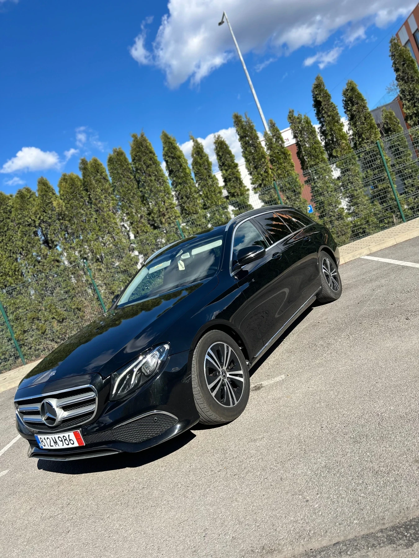 Mercedes-Benz E 220, снимка 5 - Автомобили и джипове - 54099590