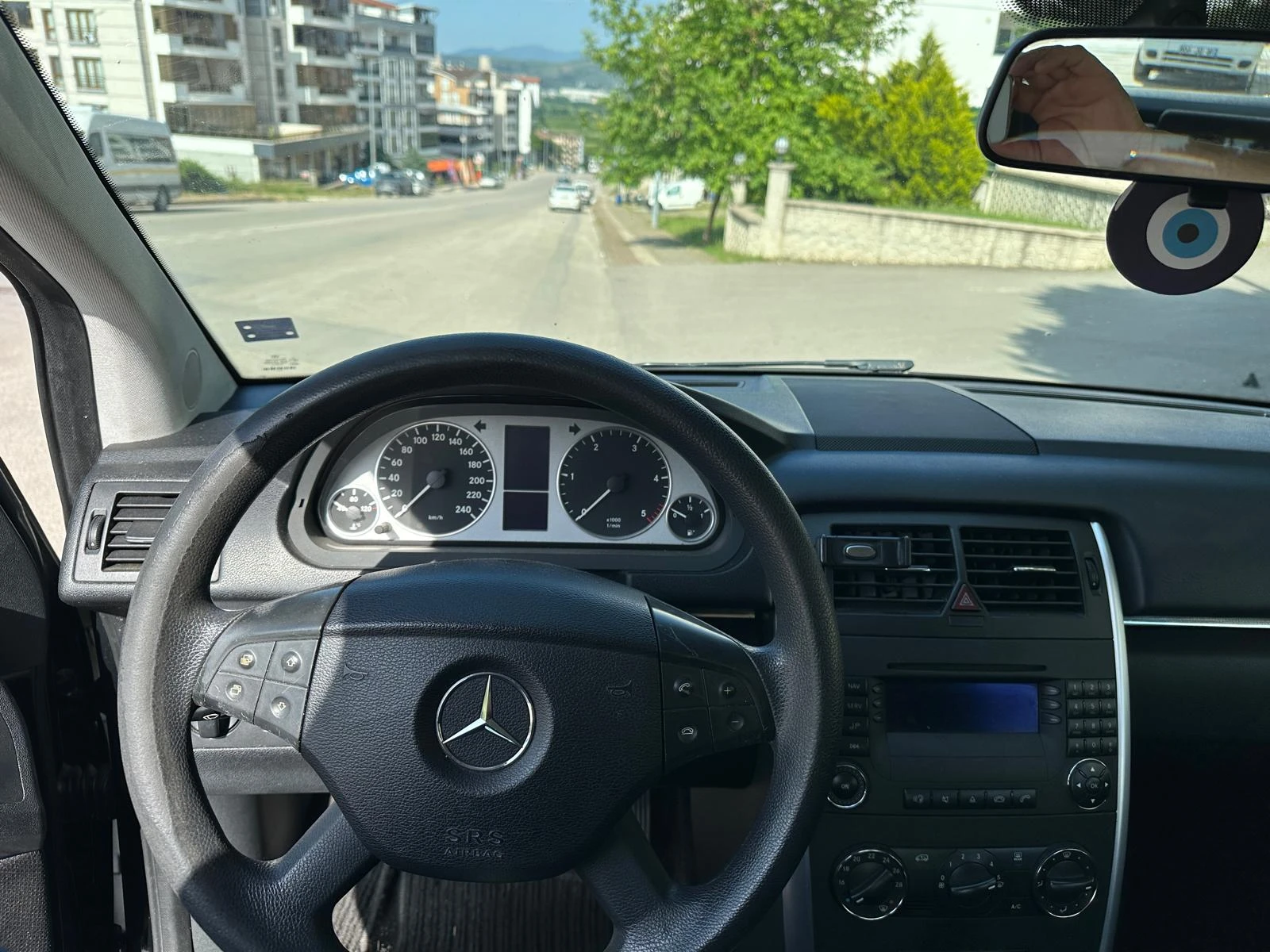 Mercedes-Benz B 180, снимка 6 - Автомобили и джипове - 54595594