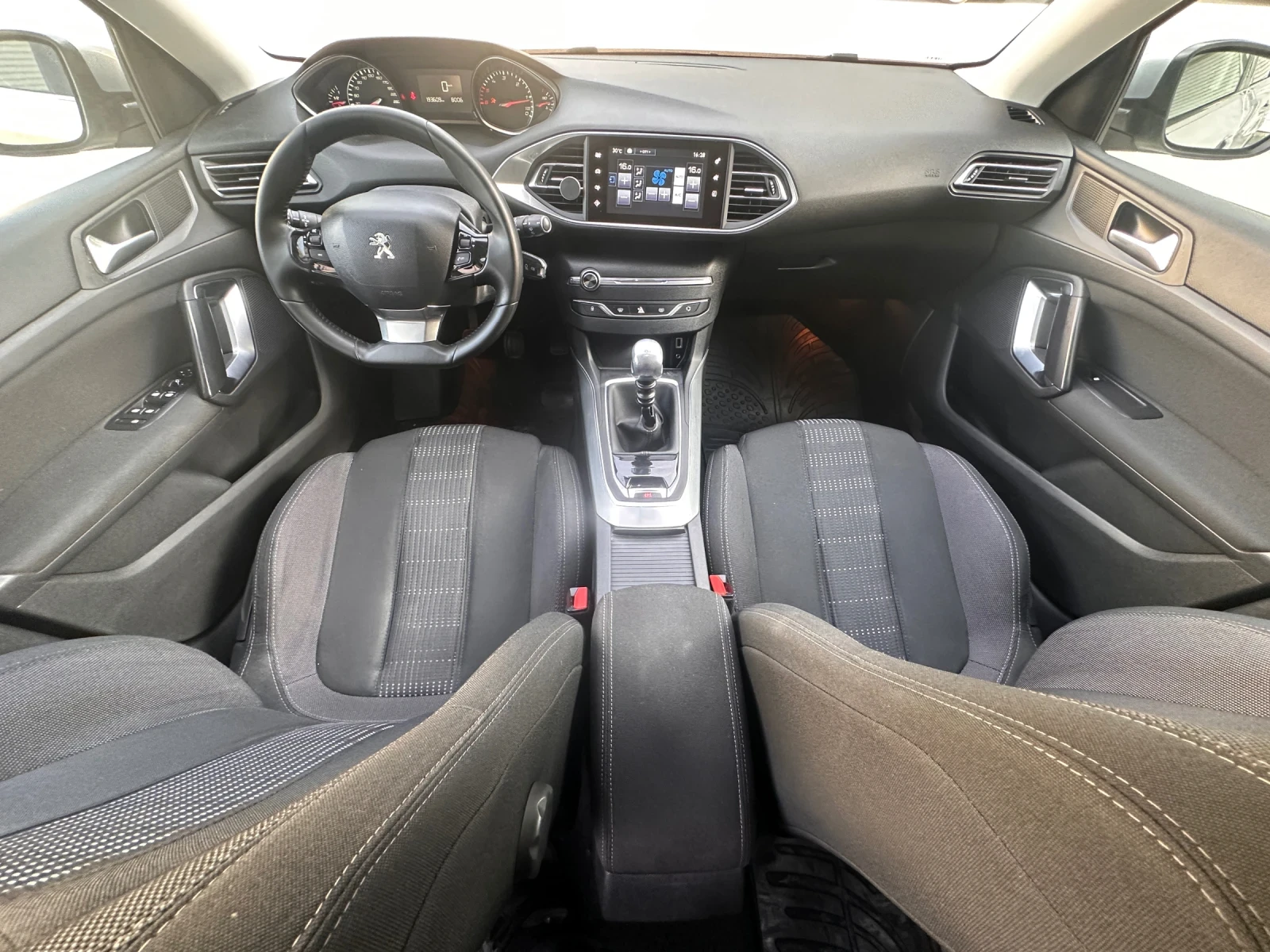 Peugeot 308 1.6 hdi allure, снимка 17 - Автомобили и джипове - 54671284