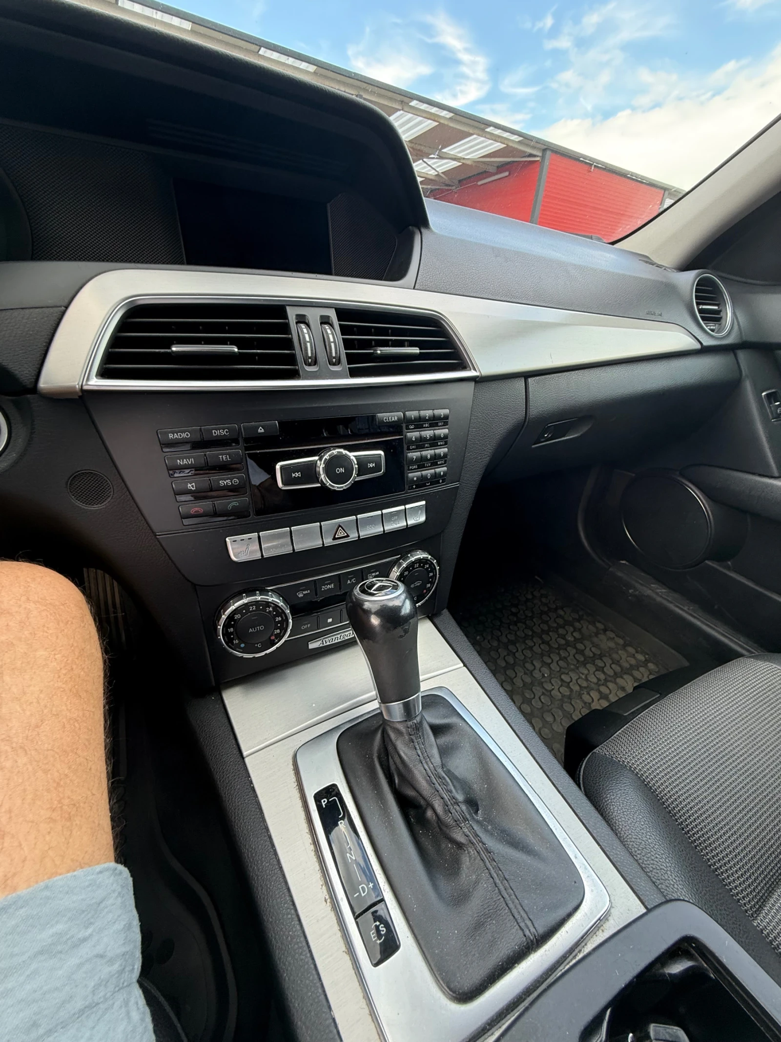 Mercedes-Benz C 220, снимка 9 - Автомобили и джипове - 54728253