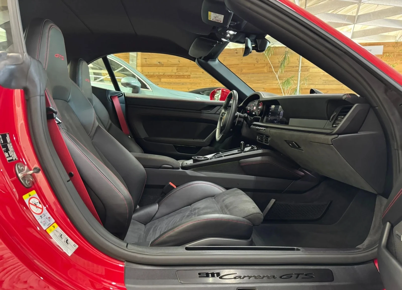 Porsche 911 Carrera 4 GTS Cabrio, снимка 7 - Автомобили и джипове - 54877288