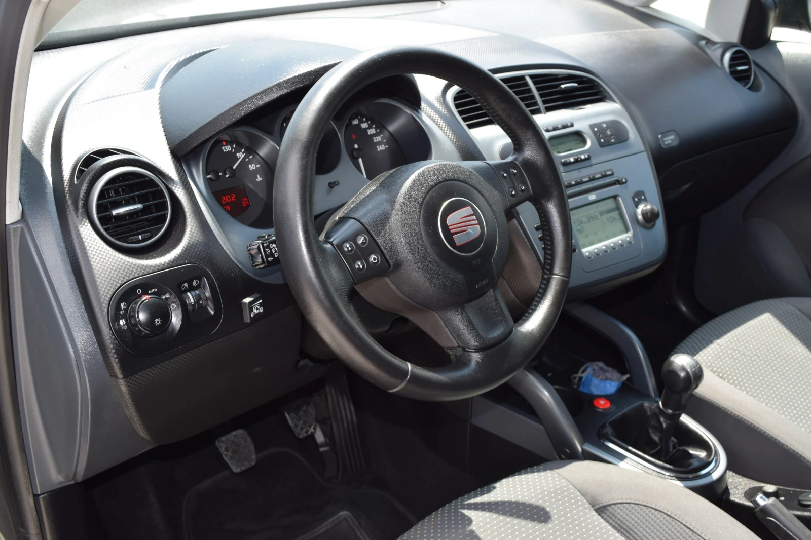 Seat Altea 1.6i* 102kc* Газ Landirenzo, снимка 9 - Автомобили и джипове - 54993639