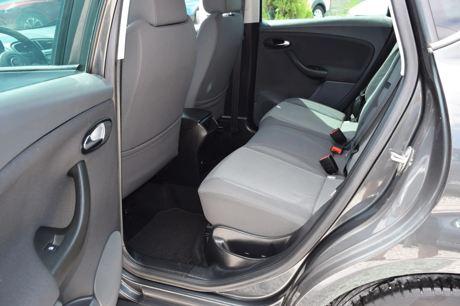 Seat Altea 1.6i* 102kc* Газ Landirenzo, снимка 14 - Автомобили и джипове - 54993639