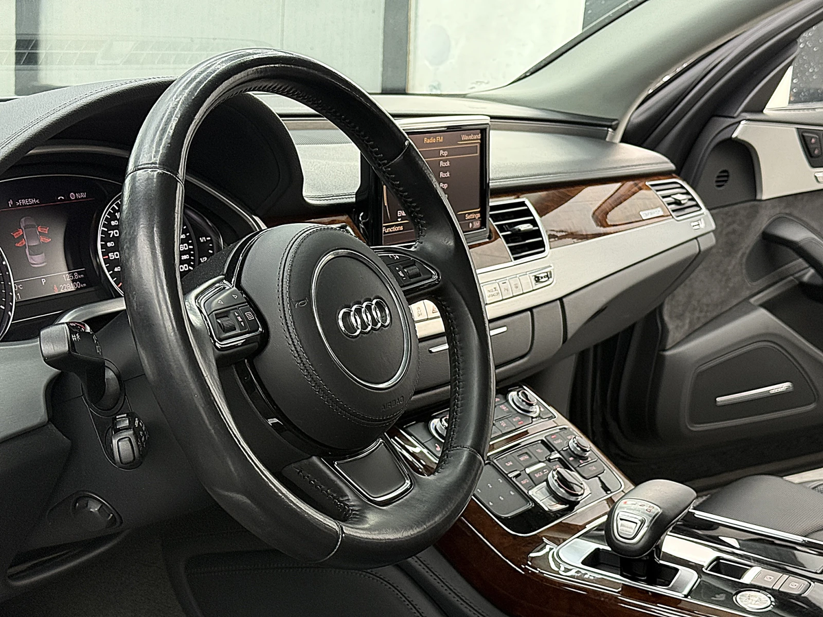 Audi A8 4.2TDI/BOSE/PODGREV/F1/СОБСТВЕН ЛИЗИНГ, снимка 15 - Автомобили и джипове - 55036083